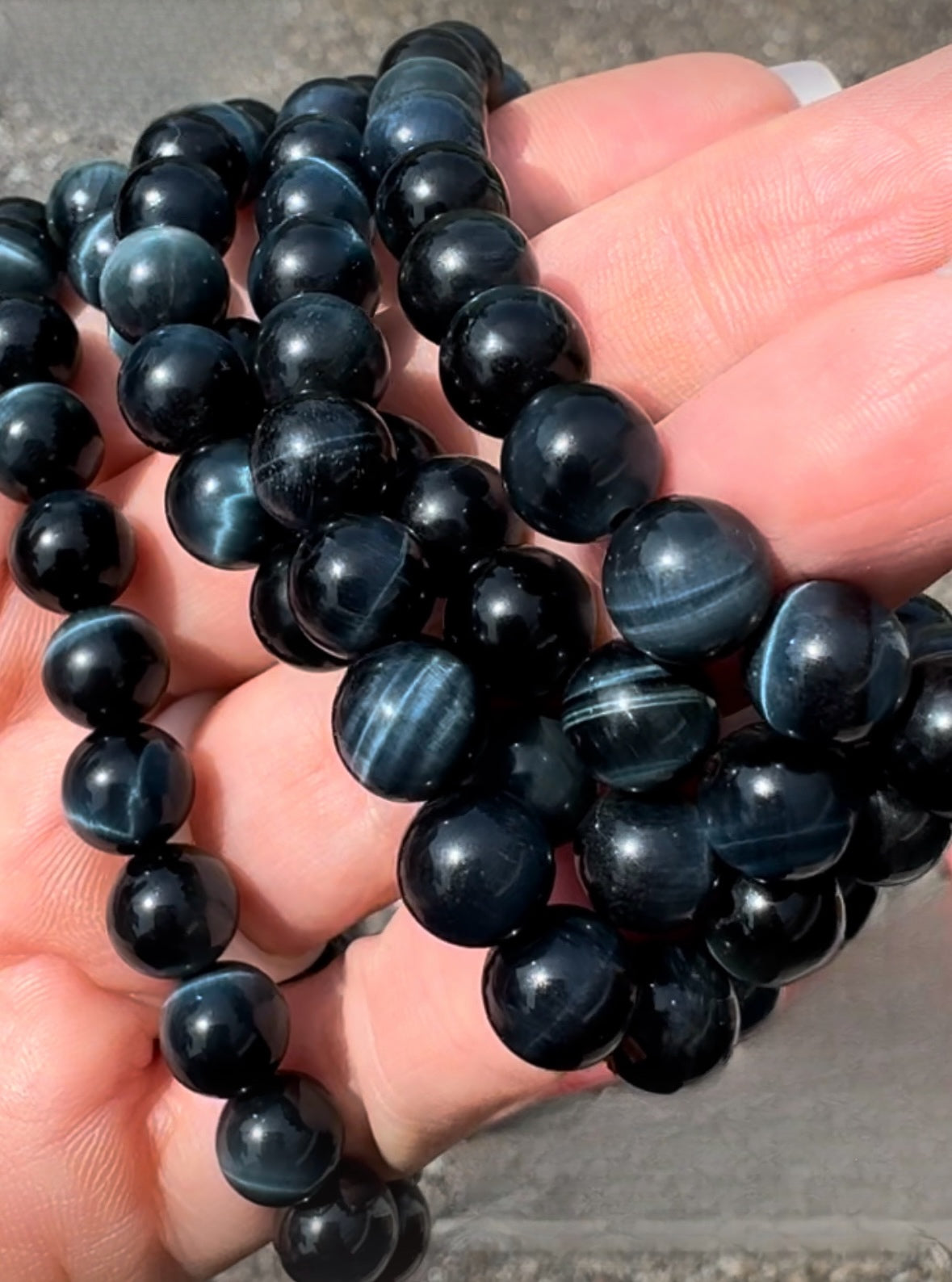 One (1) Beautiful High Quality Hawk's Eye Bracelet from South Africa (8mm Bead)