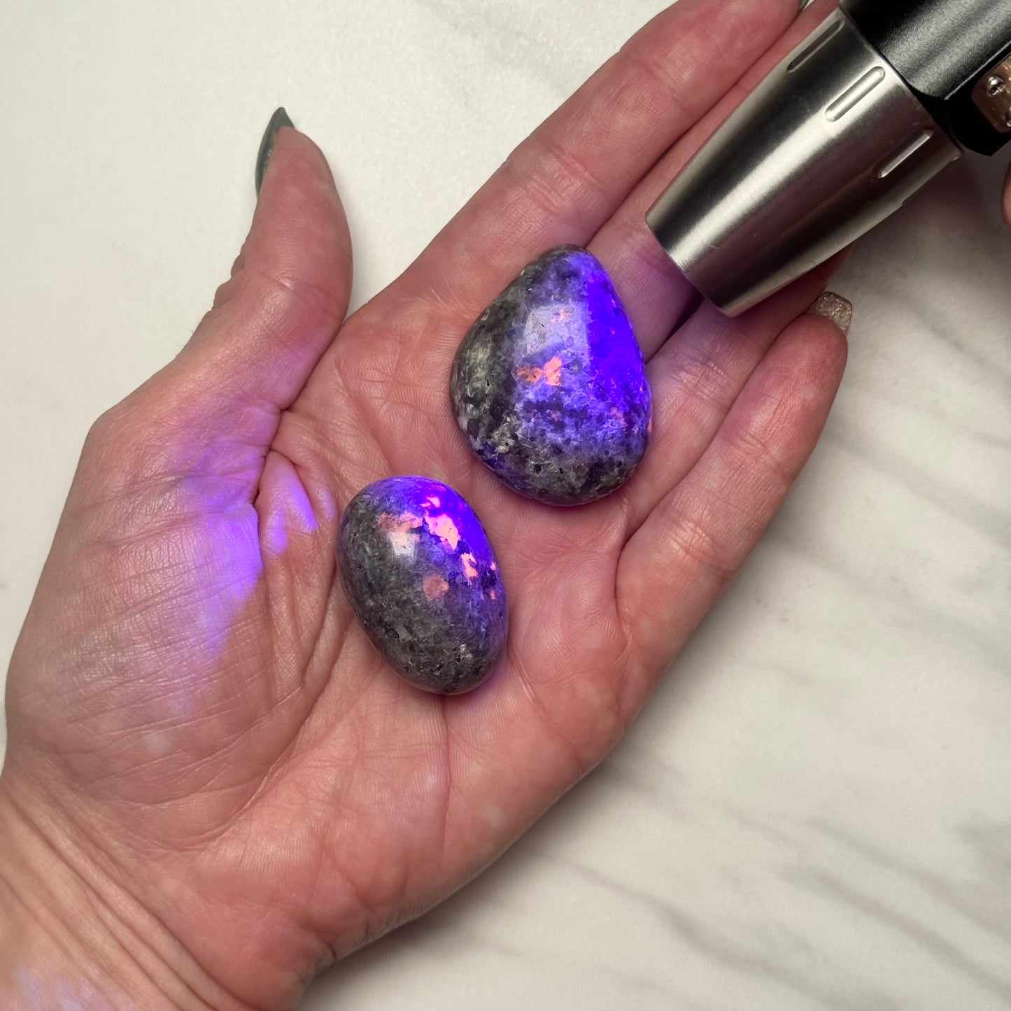 One (1) Premium Quality Yooperlite Tumble from Michigan (UV Reactive)