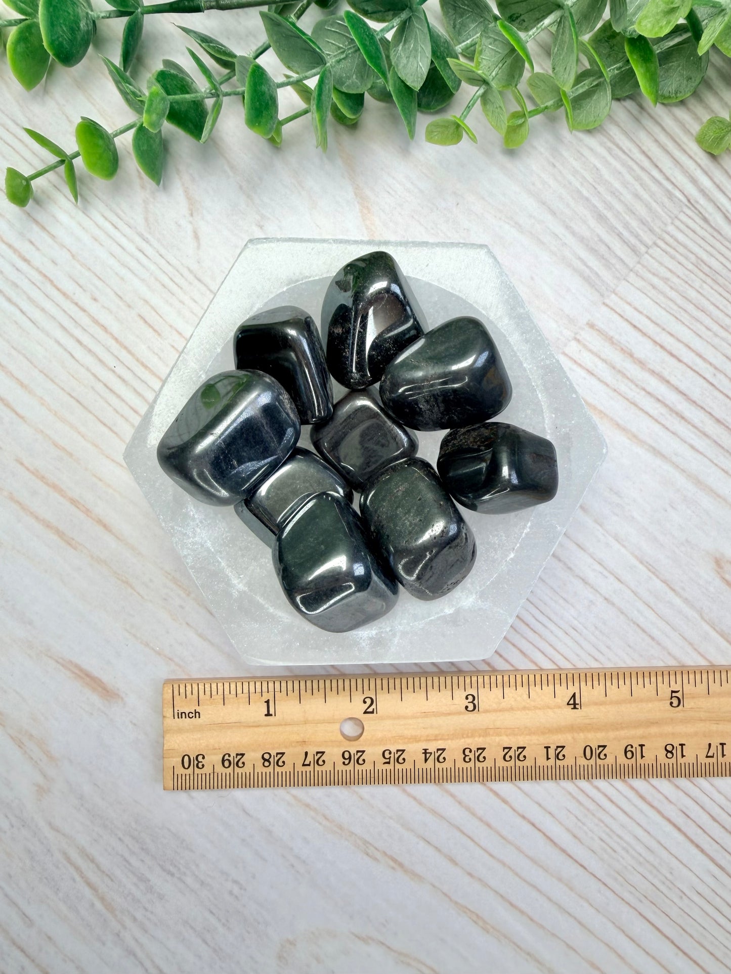 One (1) Hematite Tumble
