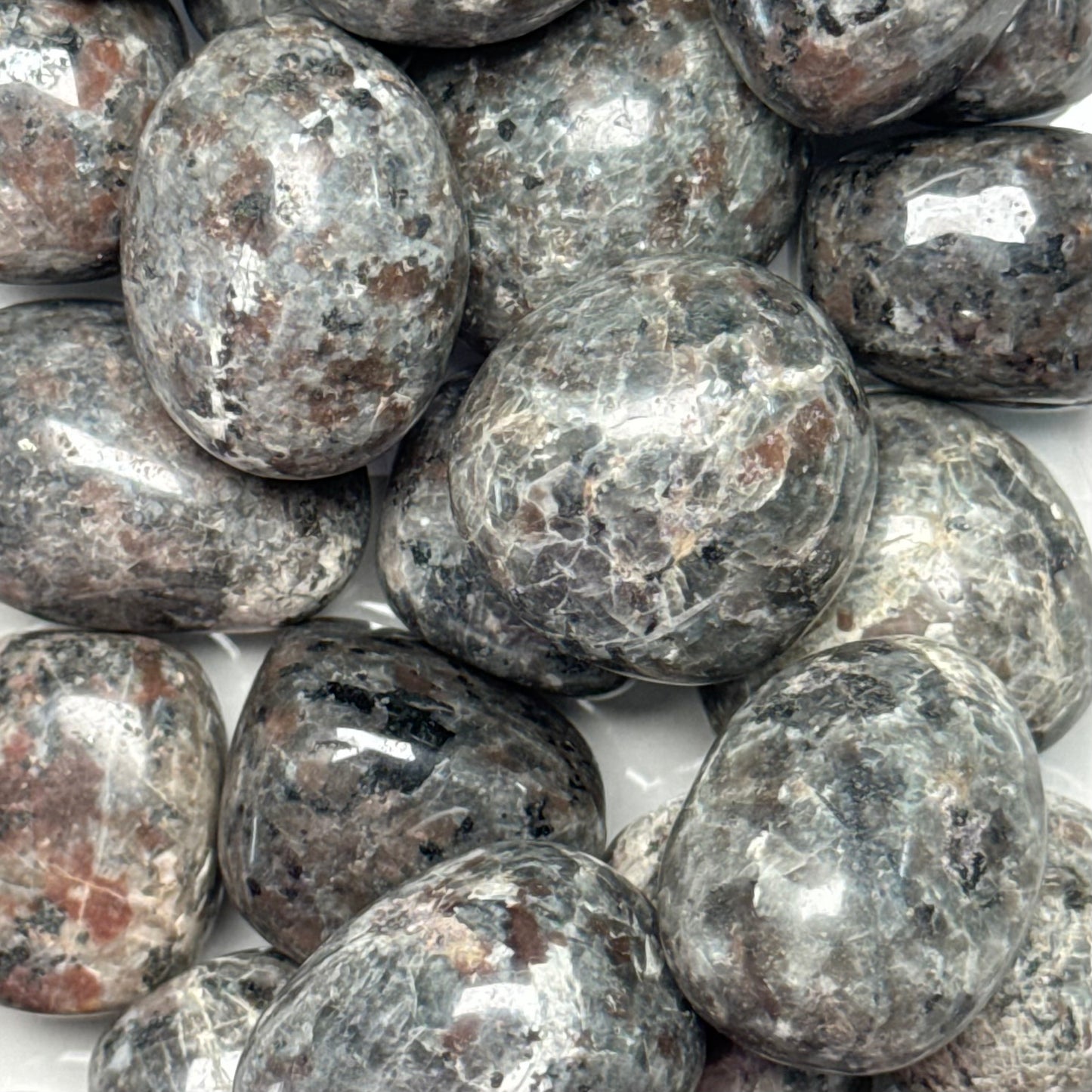 One (1) Premium Quality Yooperlite Tumble from Michigan (UV Reactive)