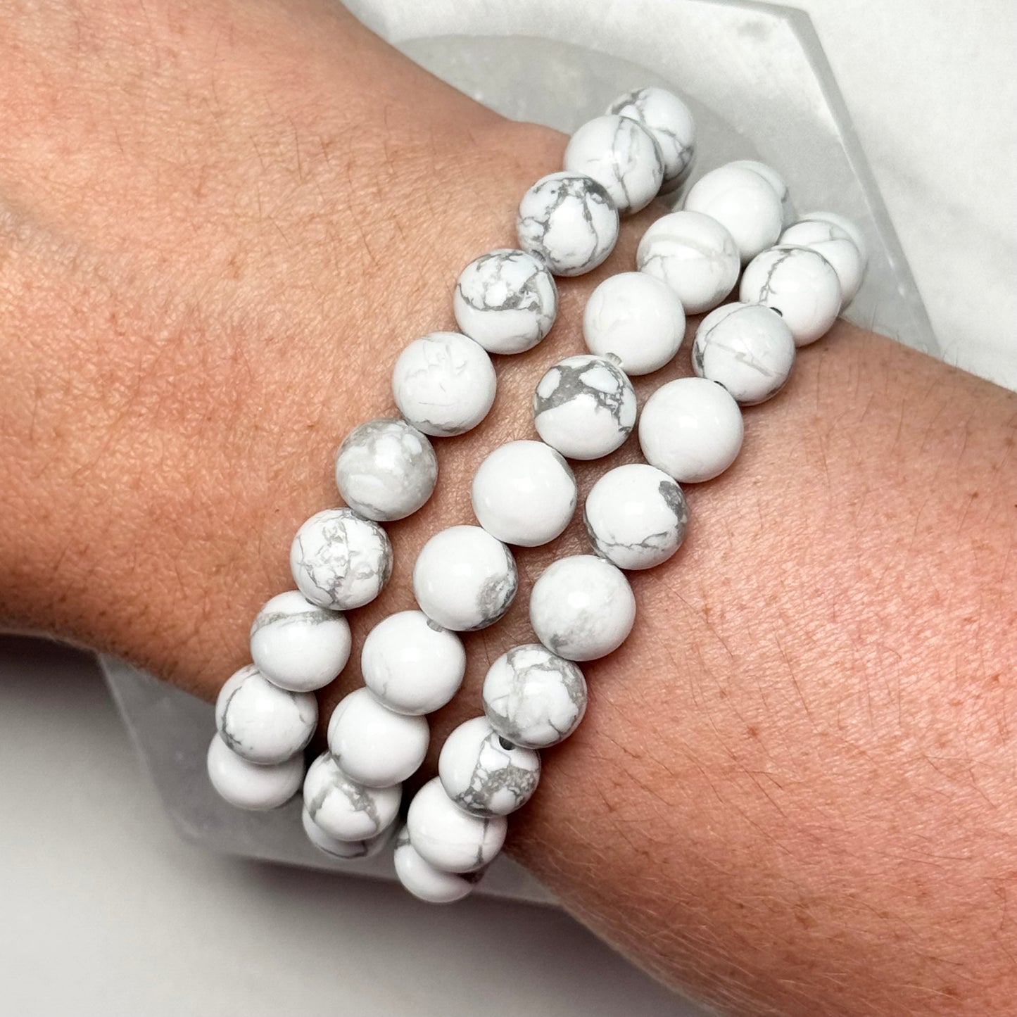 One (1) High Quality Howlite Crystal Bracelet (8mm Beads)
