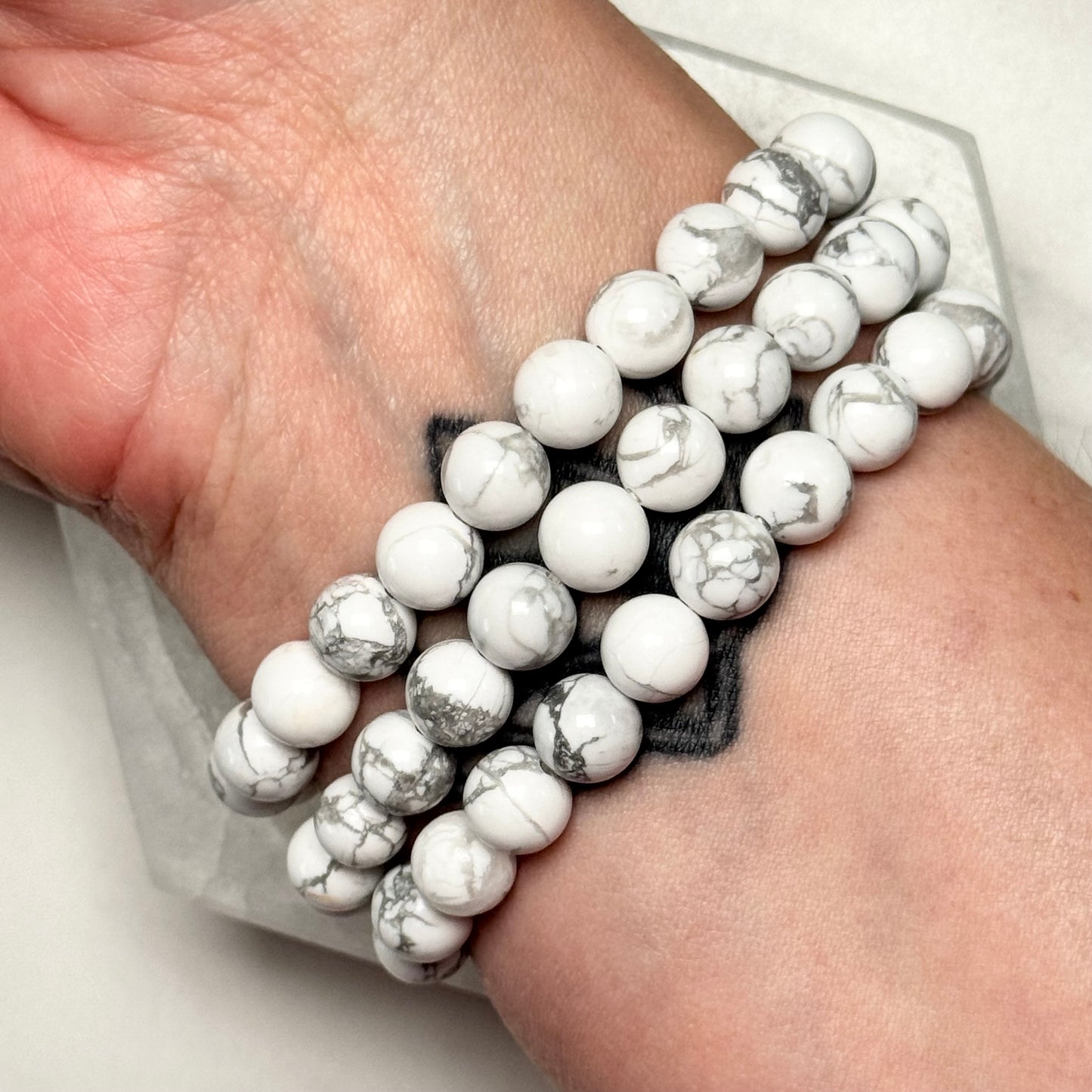 One (1) High Quality Howlite Crystal Bracelet (8mm Beads)