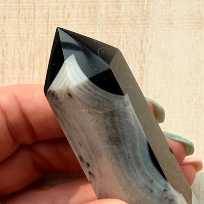 Onyx in Quartz Crystal Tower | Option E