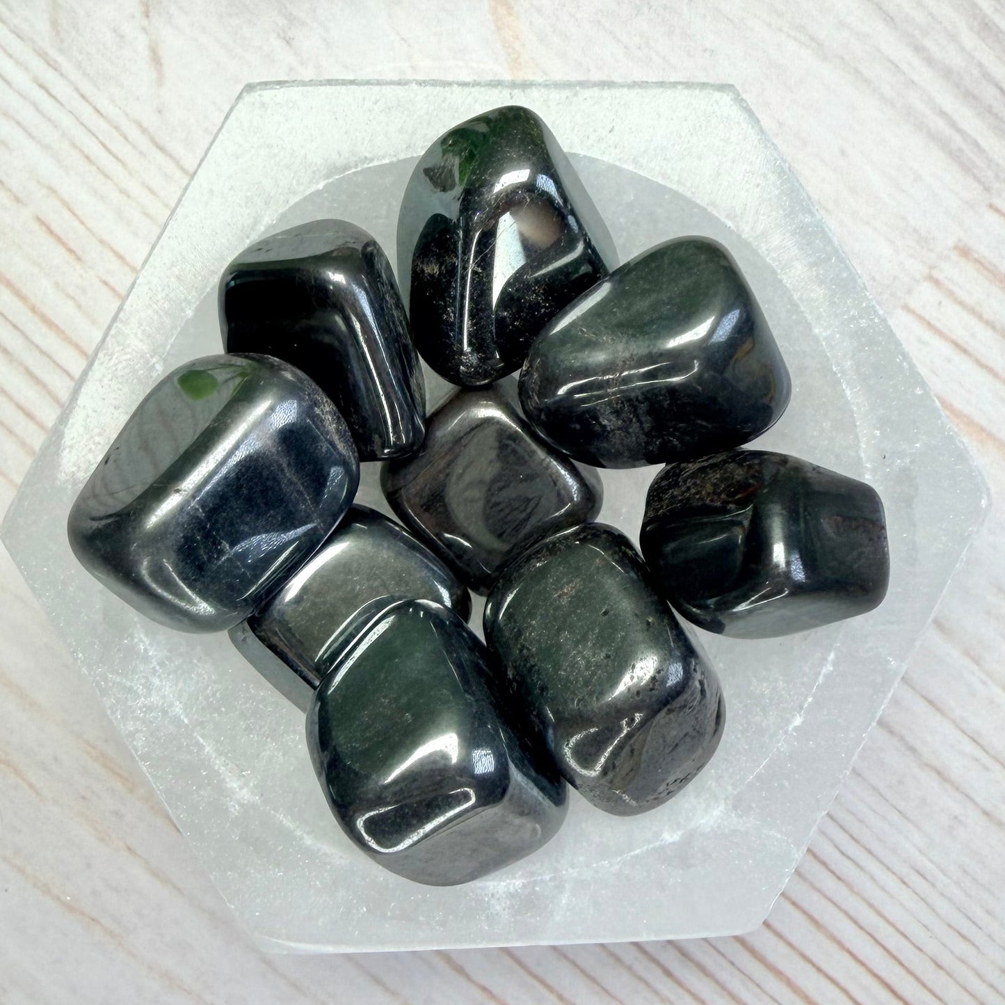 One (1) Hematite Tumble