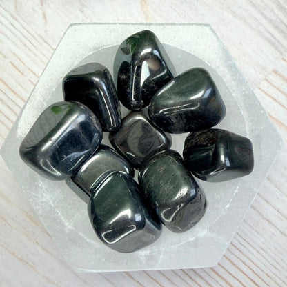 One (1) Hematite Tumble