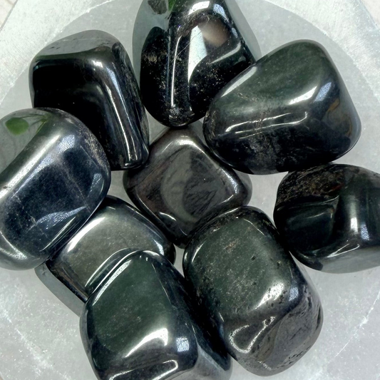 One (1) Hematite Tumble