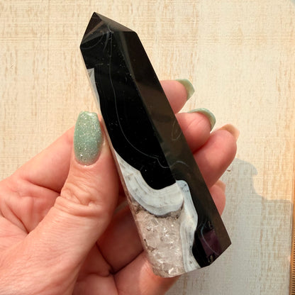 Onyx in Quartz Crystal Tower | Option E