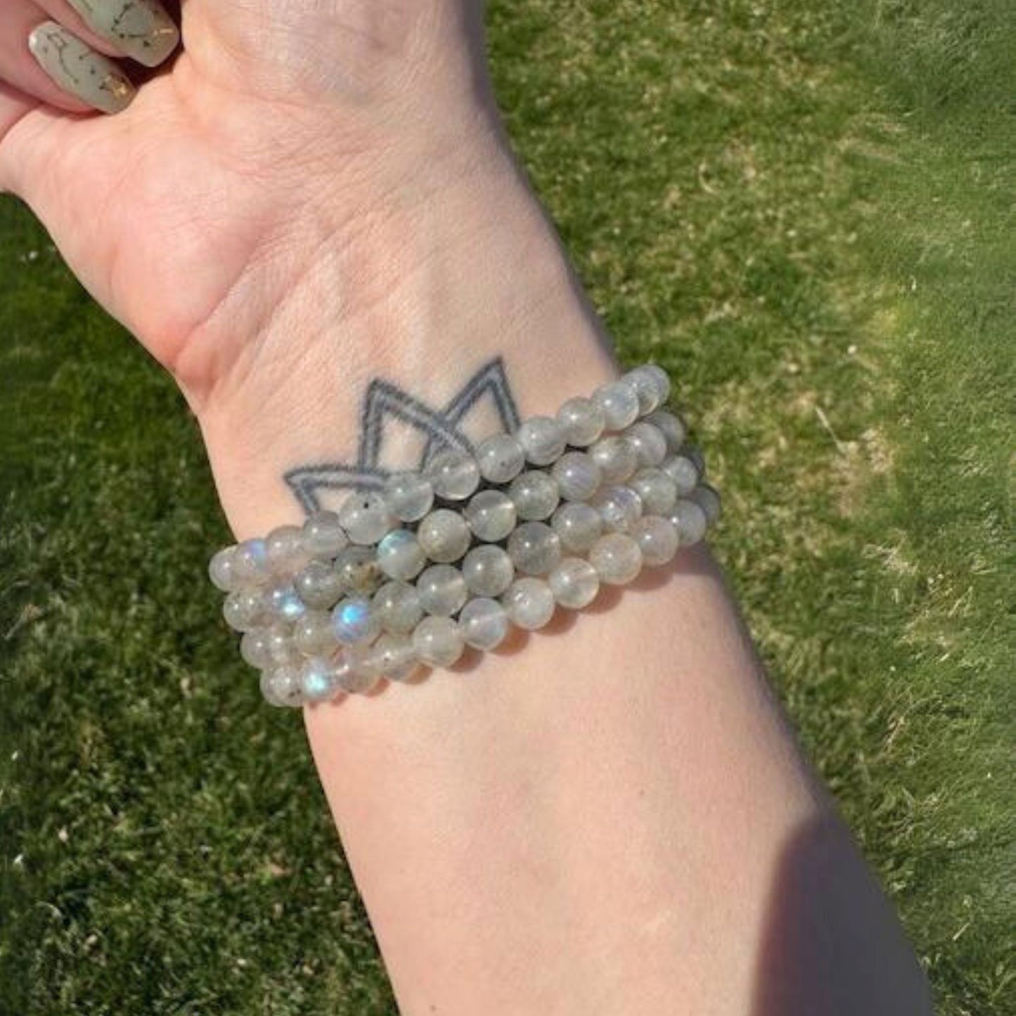 ONE Labradorite Bracelet from Peru (6mm Bead)