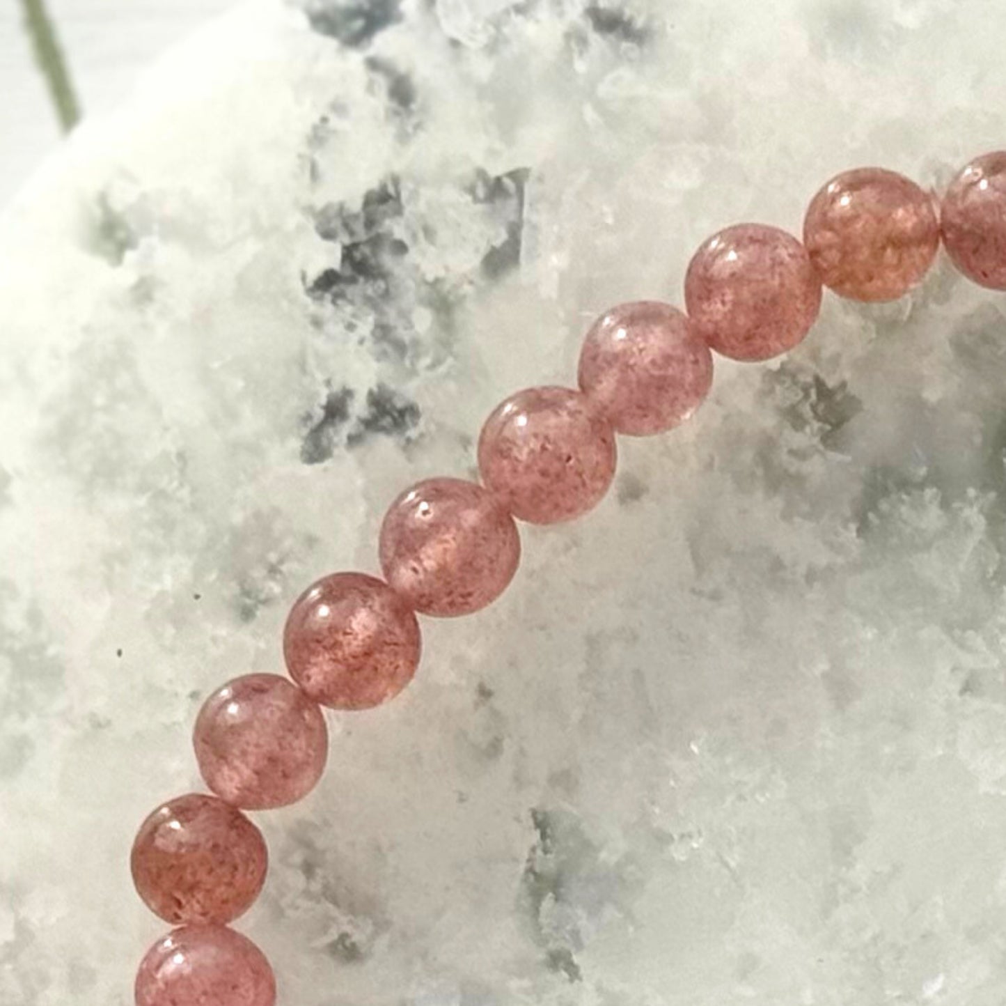 ONE Strawberry Quartz Bracelet from Brazil (6mm Bead)
